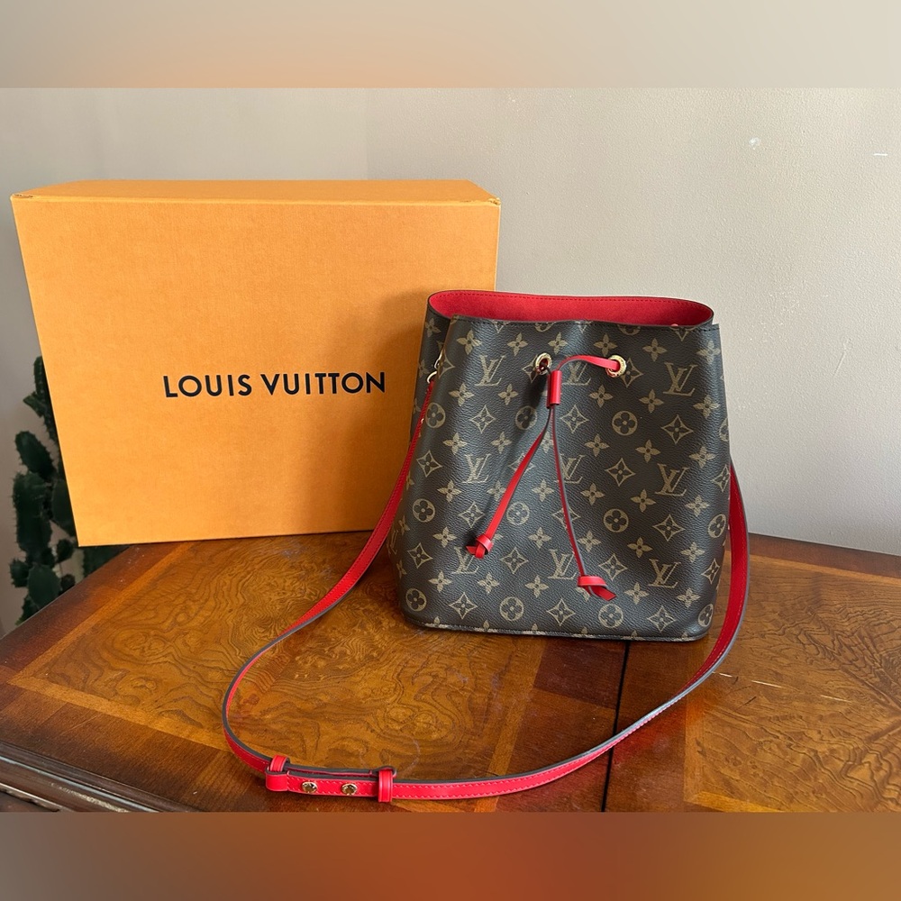 BRAND NEW Louis Vuitton Néonoé poppy MM Monogram w/ letter of authentication - Picture 2 of 10